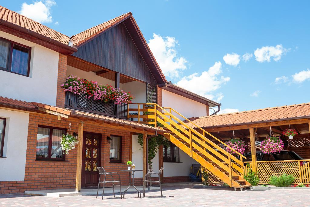 Casa Paveios Hotel Oradea Buitenkant foto