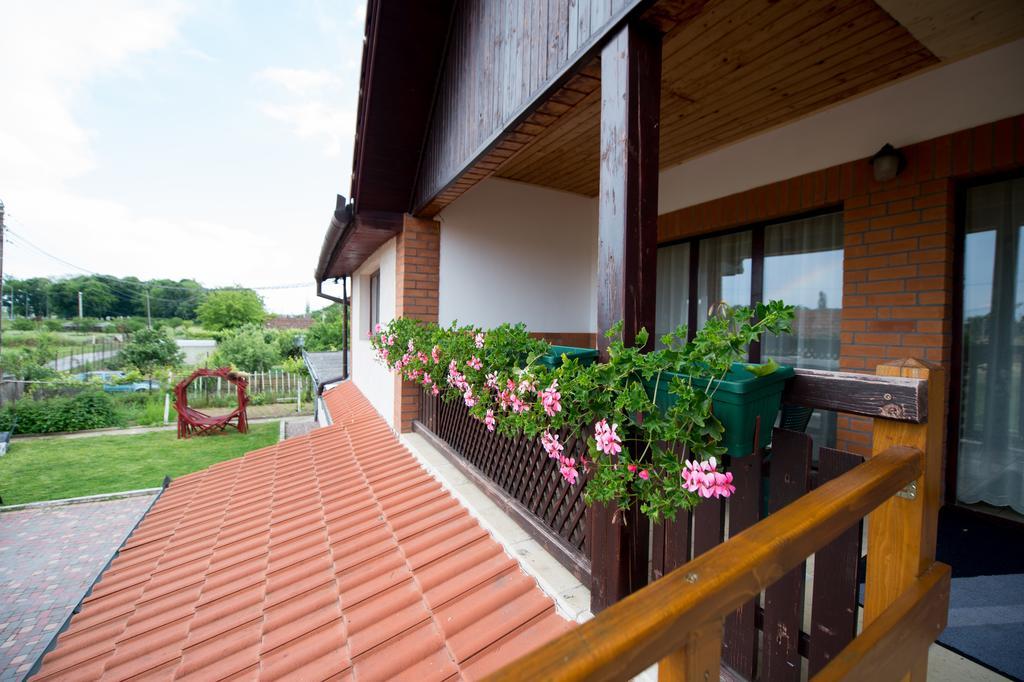 Casa Paveios Hotel Oradea Buitenkant foto