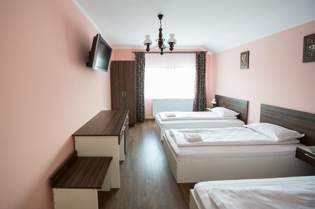 Casa Paveios Hotel Oradea Buitenkant foto