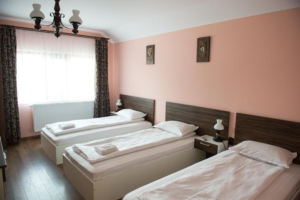 Casa Paveios Hotel Oradea Buitenkant foto